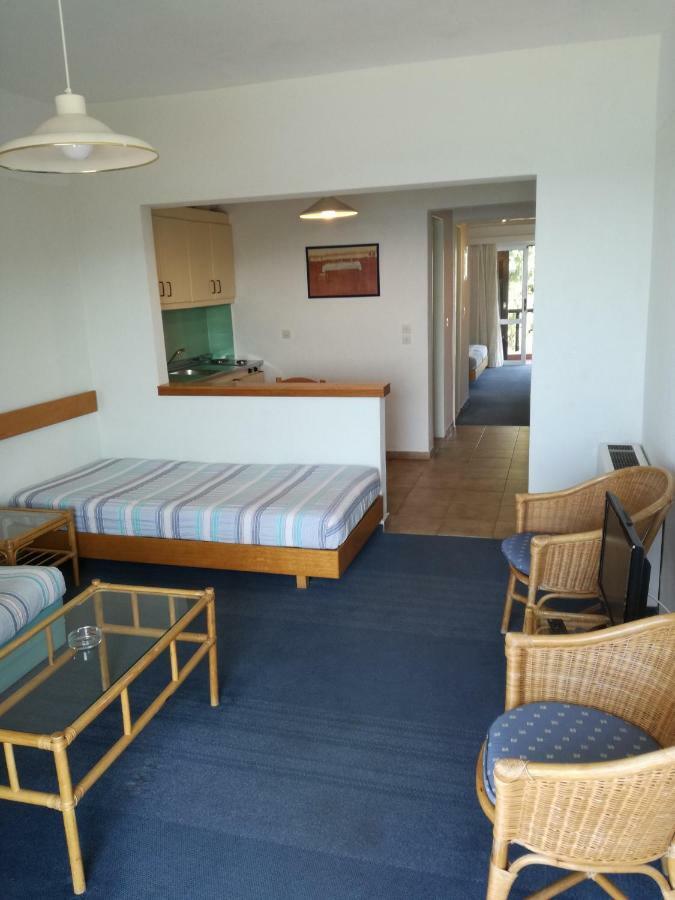 Apollon Suites Карист Екстер'єр фото